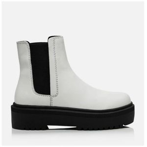 AQUA “LOREN” WHITE LEATHER PLATFORM BOOTS